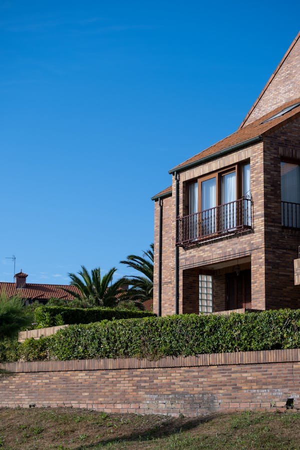 Mur bahut : embellissez votre extérieur avec style et sécurité